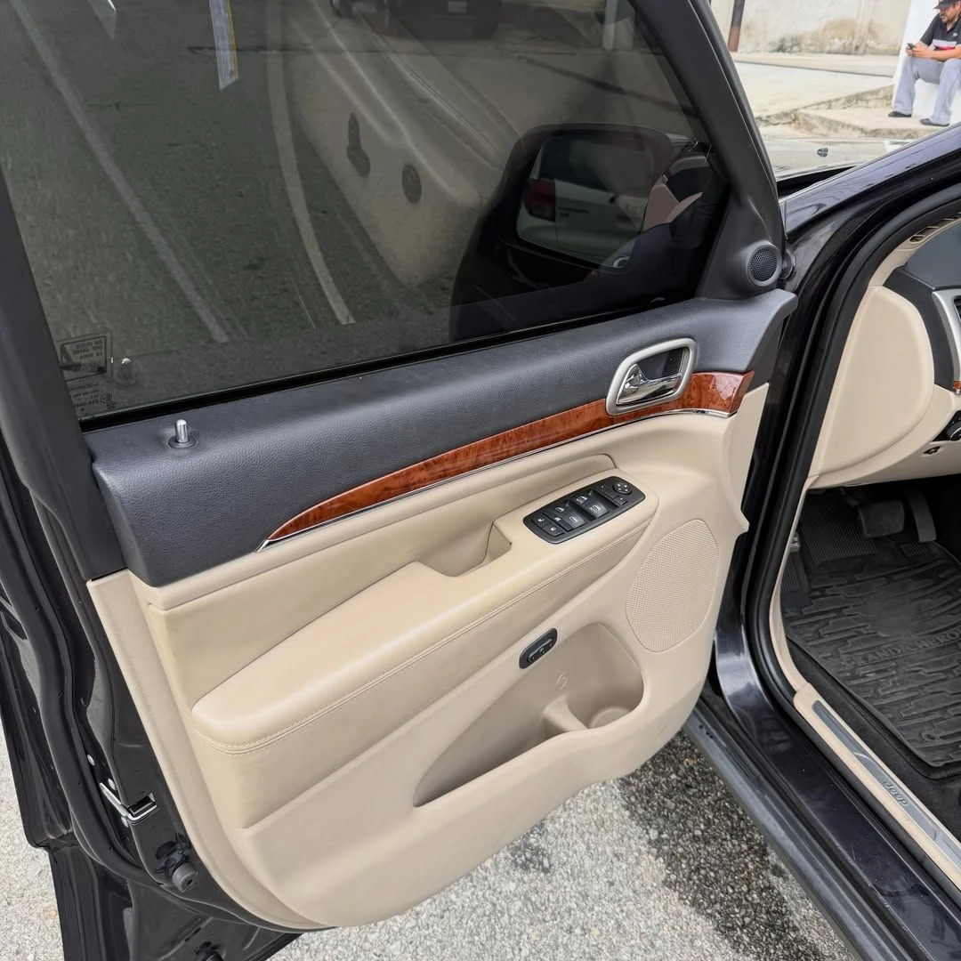 2011 Jeep Grand Cherokee Limited — foto 16