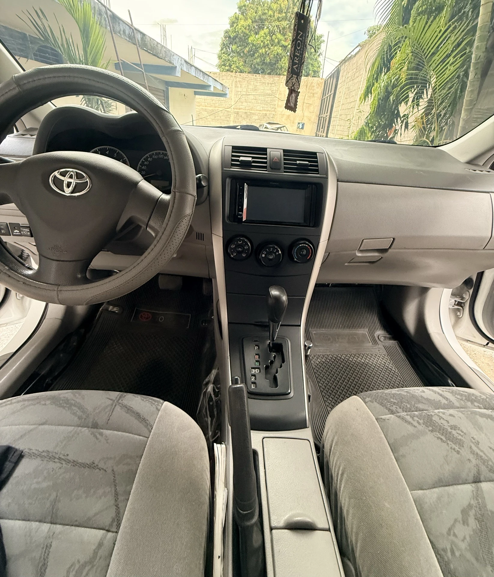 2011 Toyota Corolla XEI — foto 11