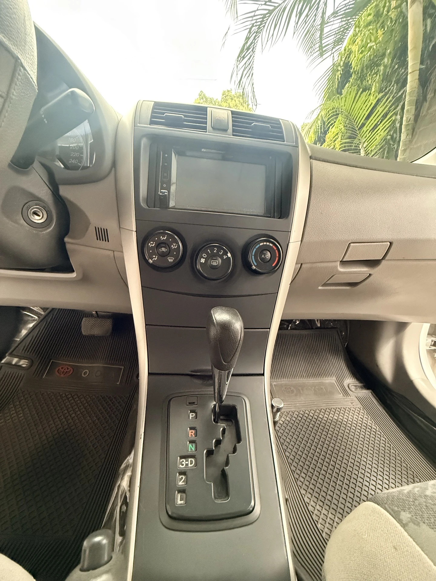 2011 Toyota Corolla XEI — foto 12