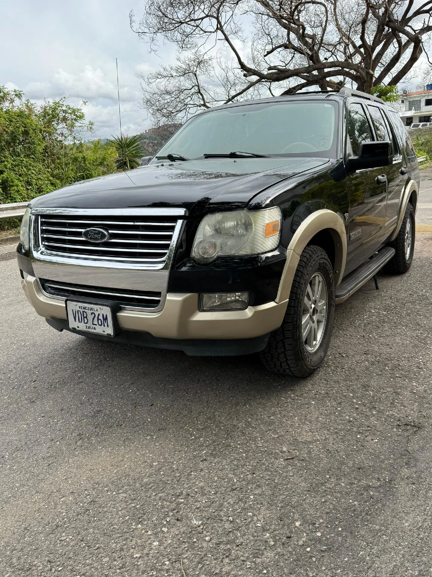 2009 Ford Explorer Eddie Bauer — foto 2