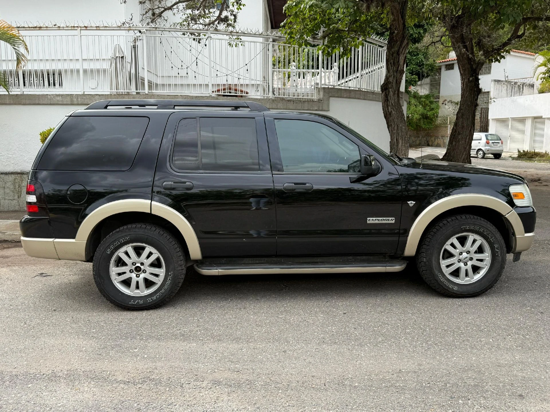 2009 Ford Explorer Eddie Bauer — foto 3