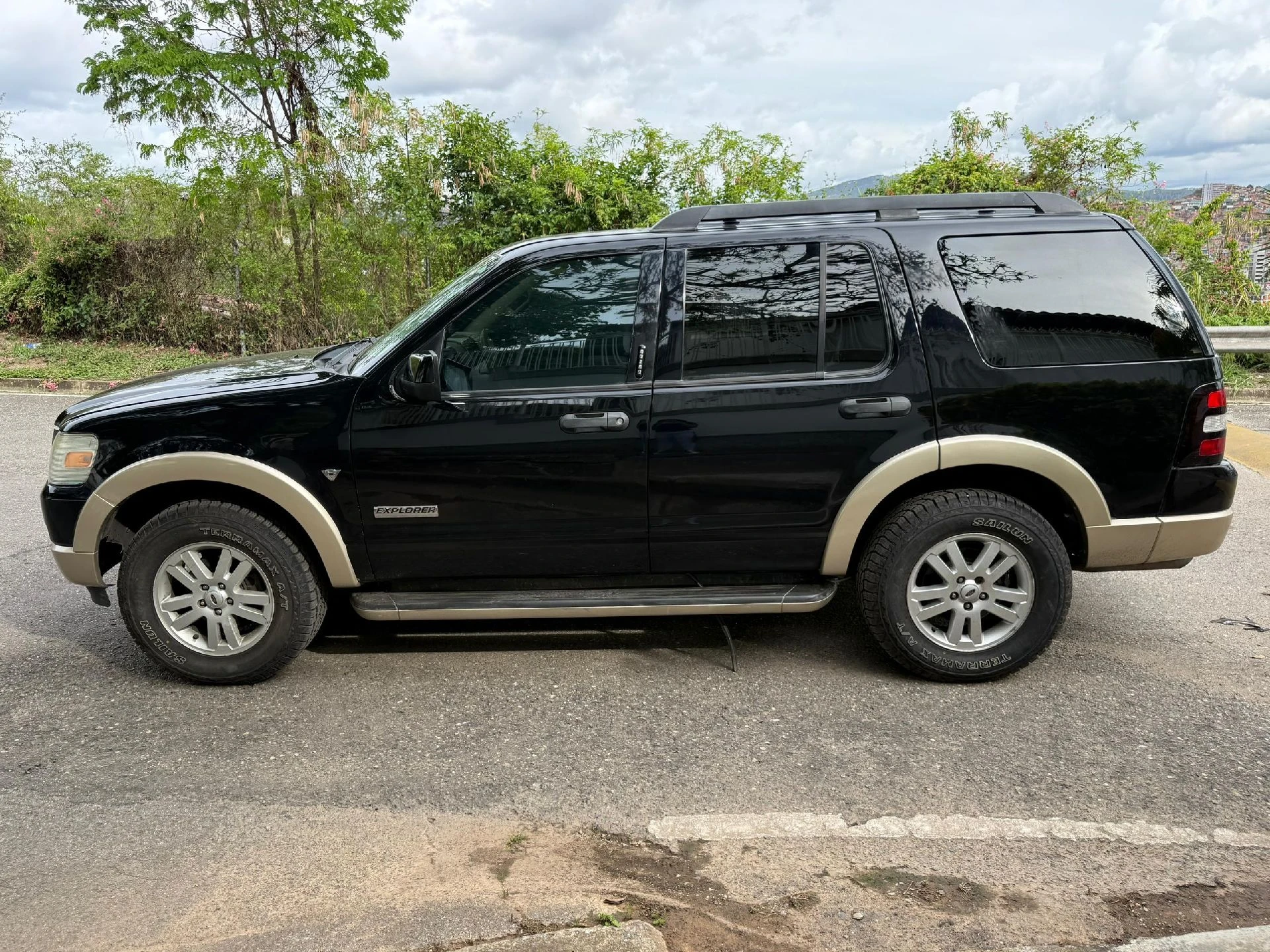 2009 Ford Explorer Eddie Bauer — foto 4