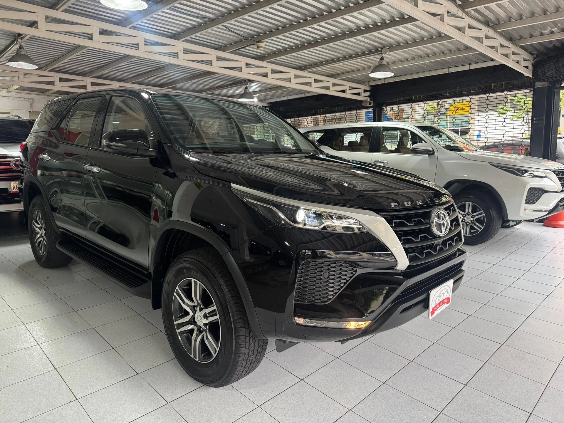 2025 Toyota Fortuner — foto 3