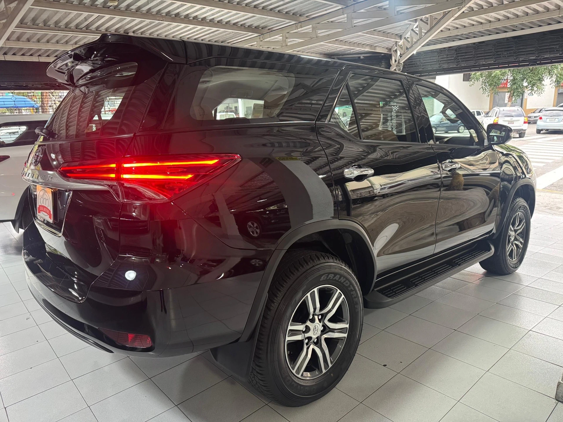 2025 Toyota Fortuner — foto 6