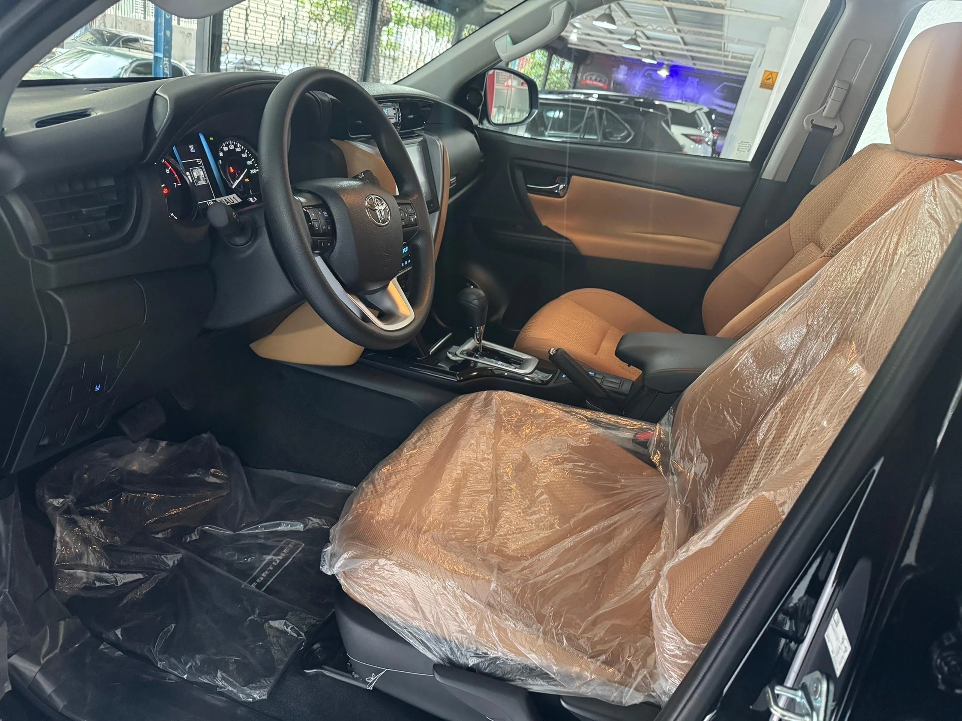 2025 Toyota Fortuner — foto 7
