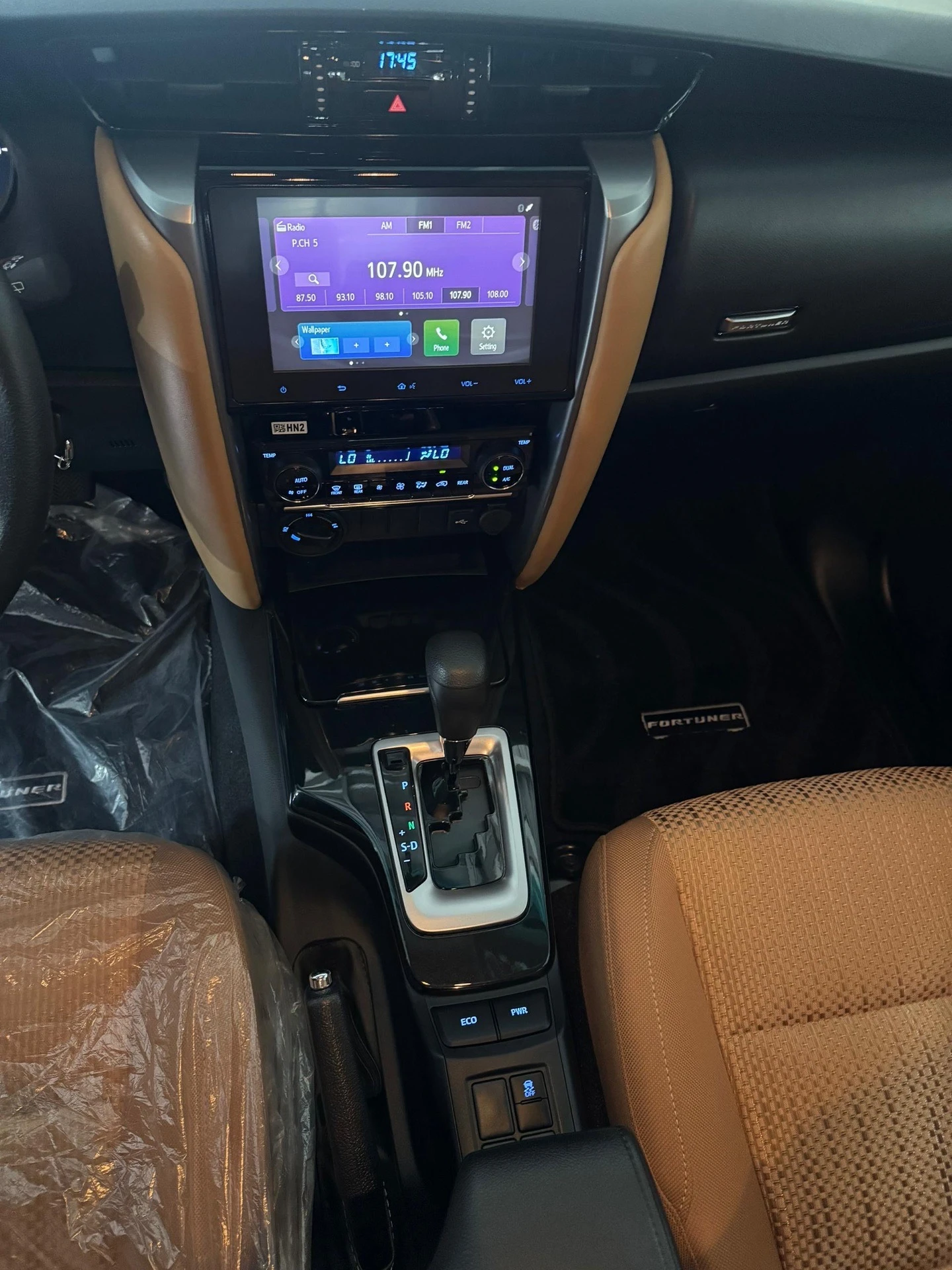 2025 Toyota Fortuner — foto 8