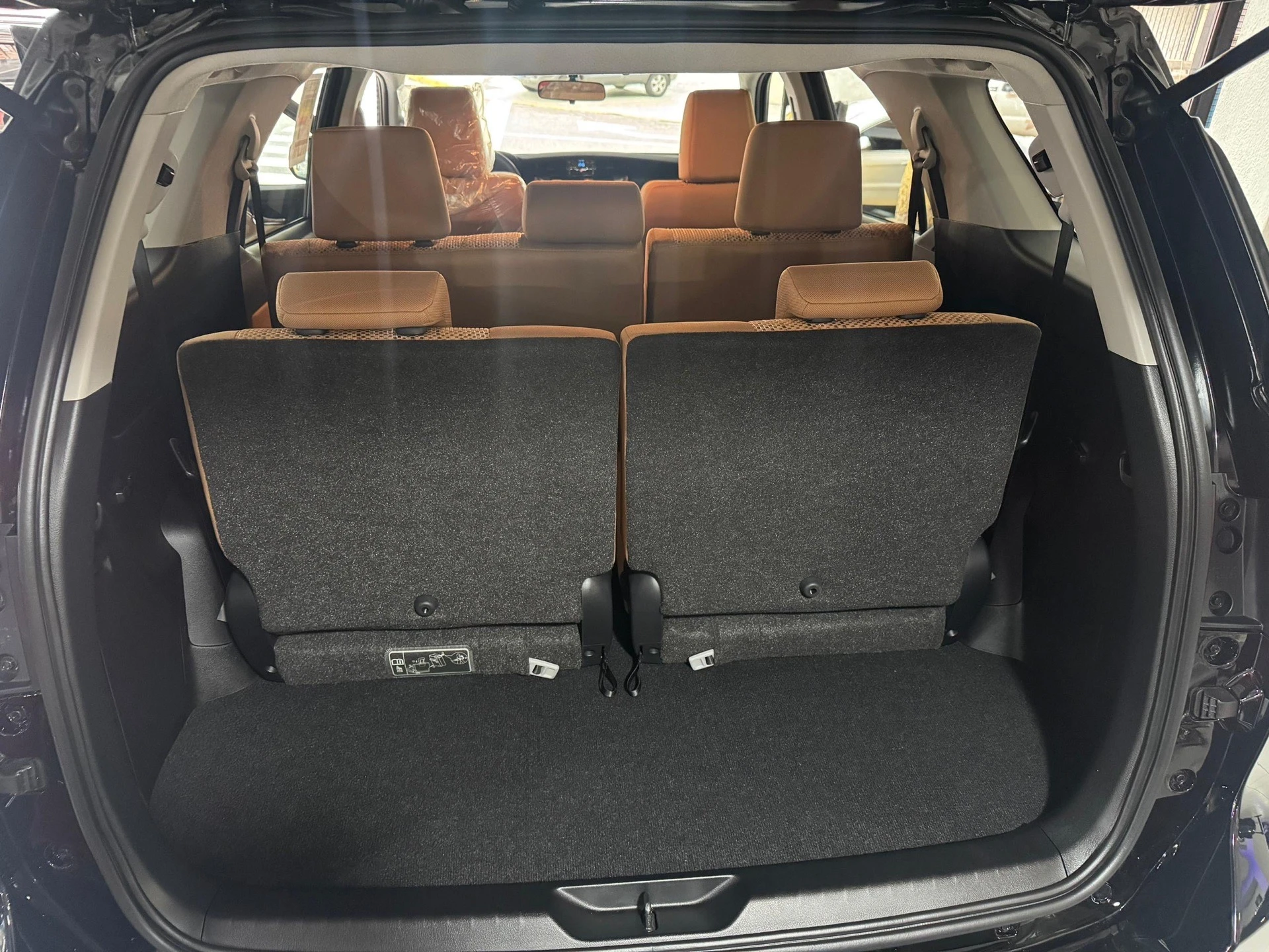 2025 Toyota Fortuner — foto 11
