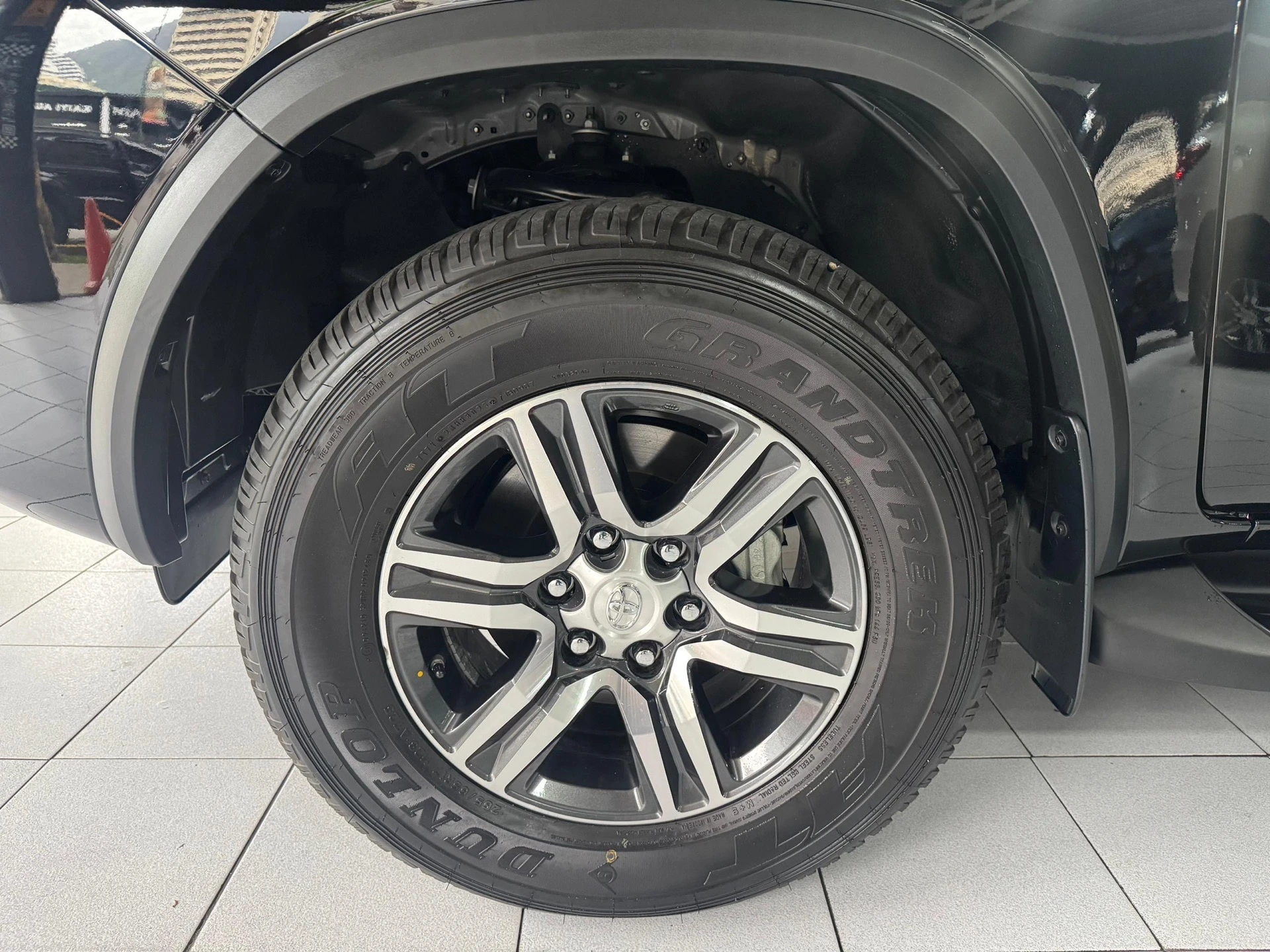 2025 Toyota Fortuner — foto 13