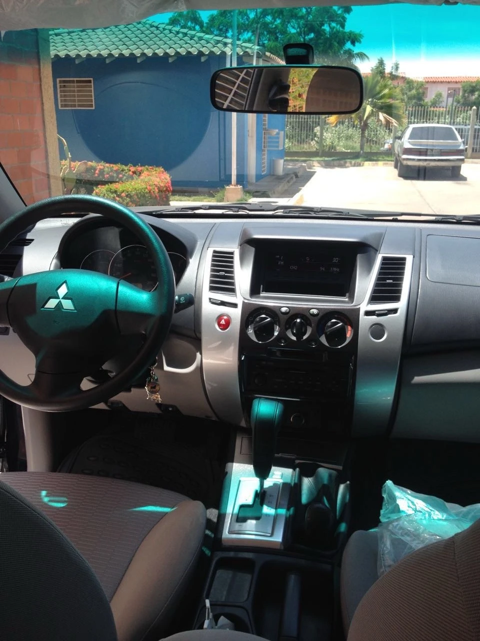 2014 Mitsubishi — foto 4
