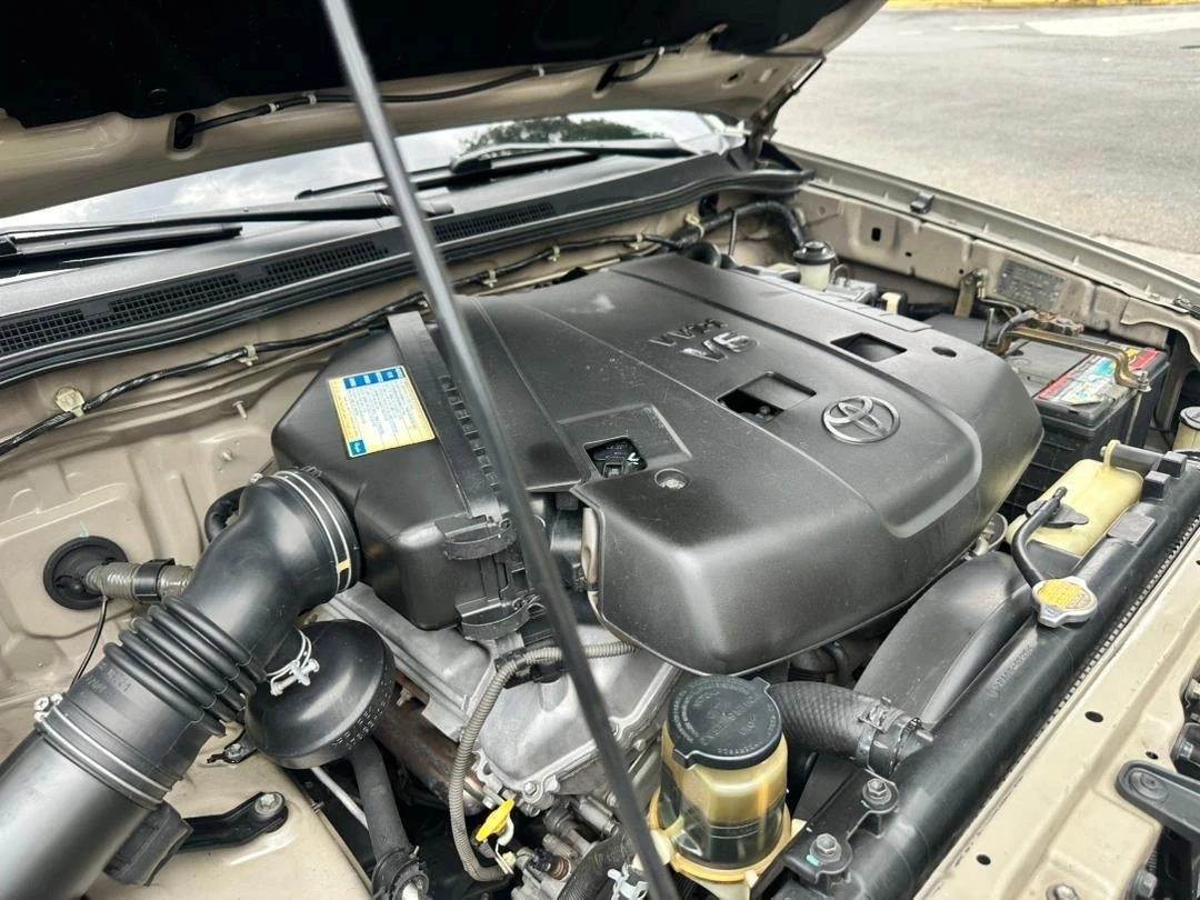 2014 Toyota Fortuner Sr — foto 5