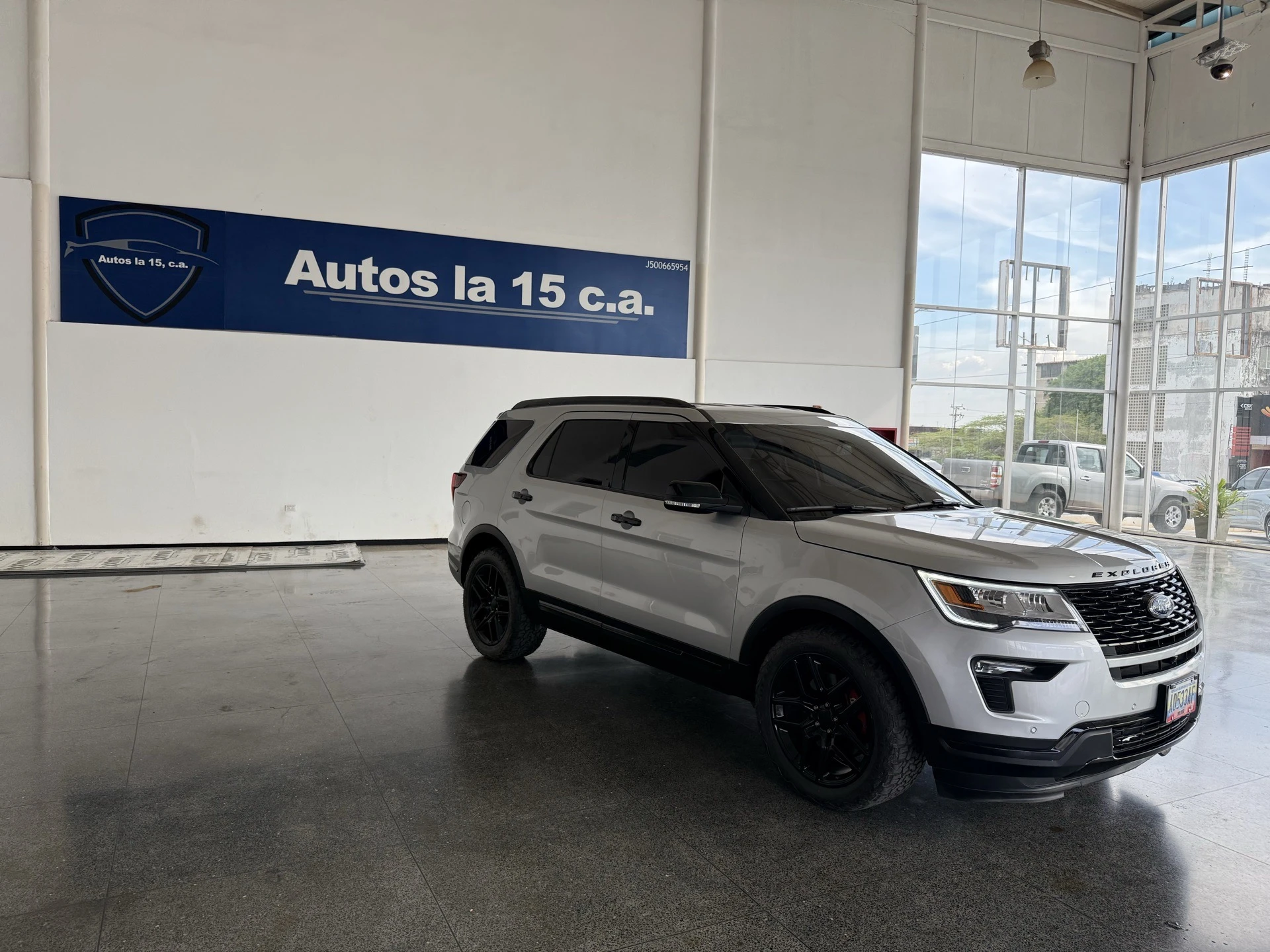 2019 Ford Explorer Sport — foto 2