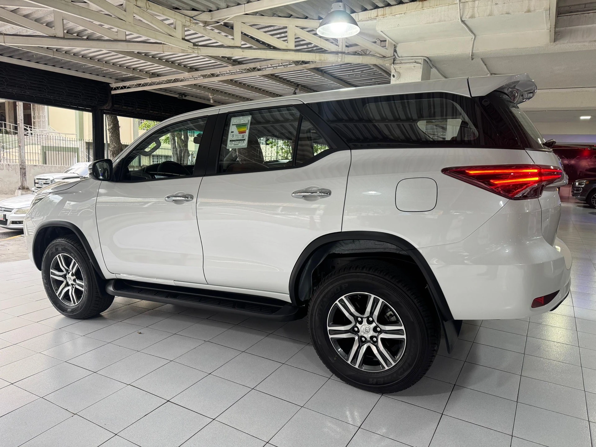 2025 Toyota Fortuner — foto 4