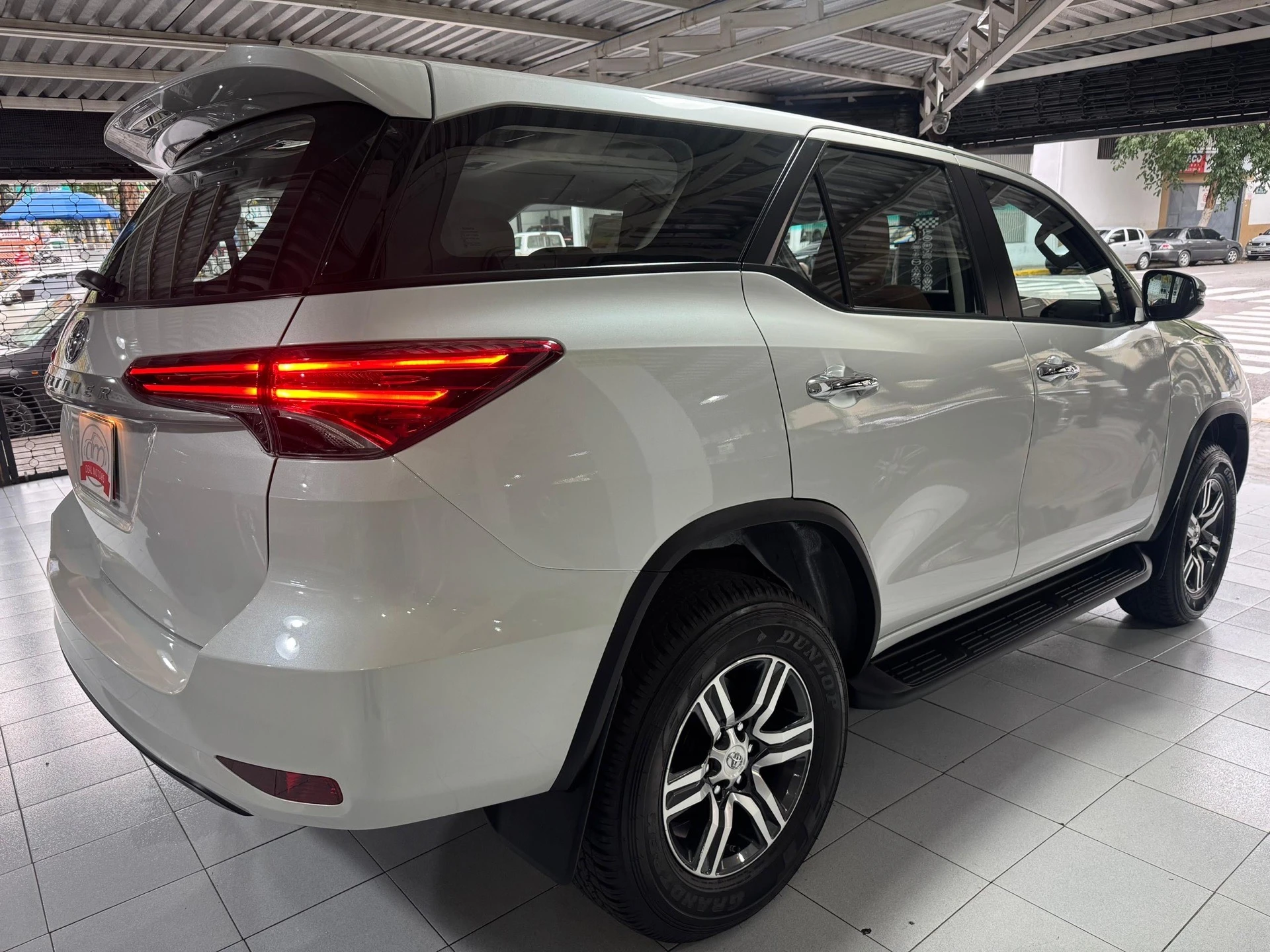 2025 Toyota Fortuner — foto 6