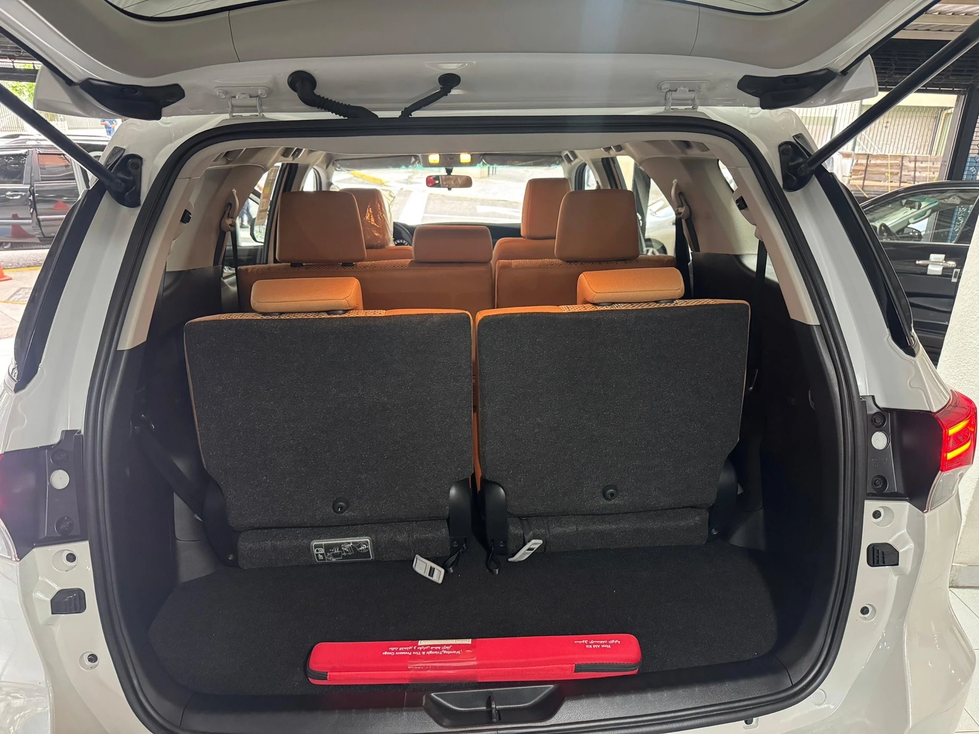 2025 Toyota Fortuner — foto 9