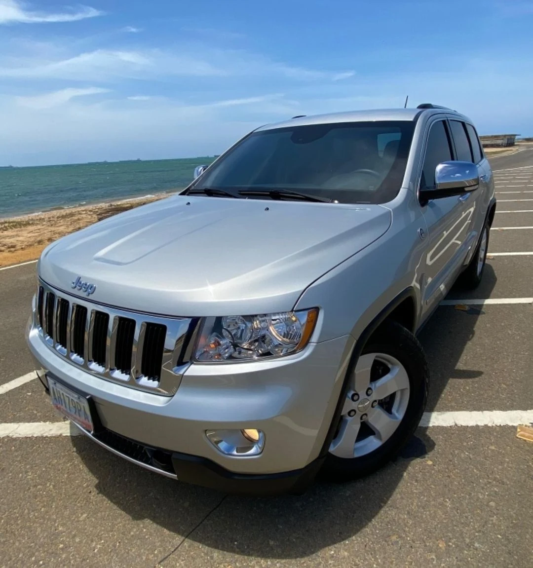 2013 Jeep Grand Cherokee Limited 4x4 — foto 2
