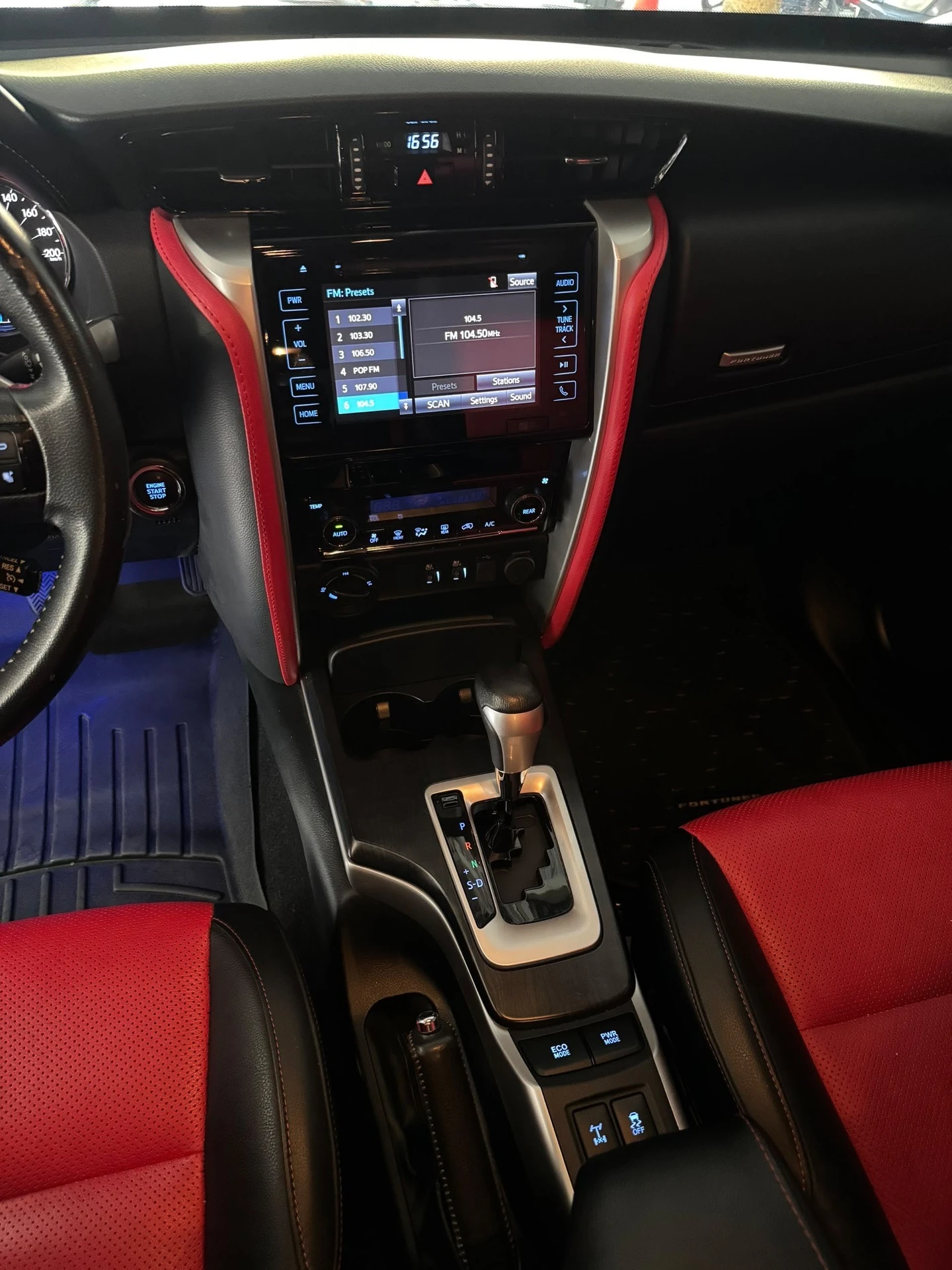 2020 Toyota Fortuner TRD — foto 8