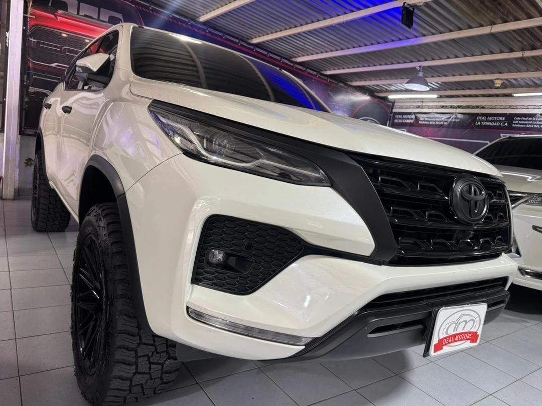 2022 Toyota Fortuner DUBAI VX — foto 2