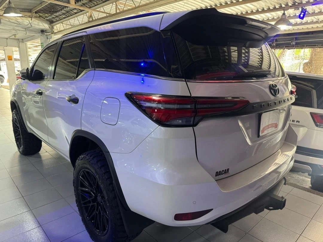 2022 Toyota Fortuner DUBAI VX — foto 3