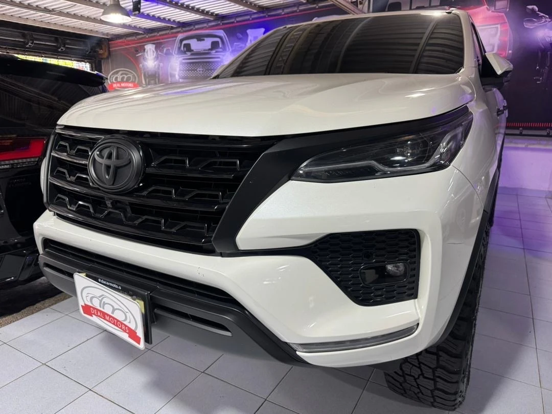 2022 Toyota Fortuner DUBAI VX — foto 4