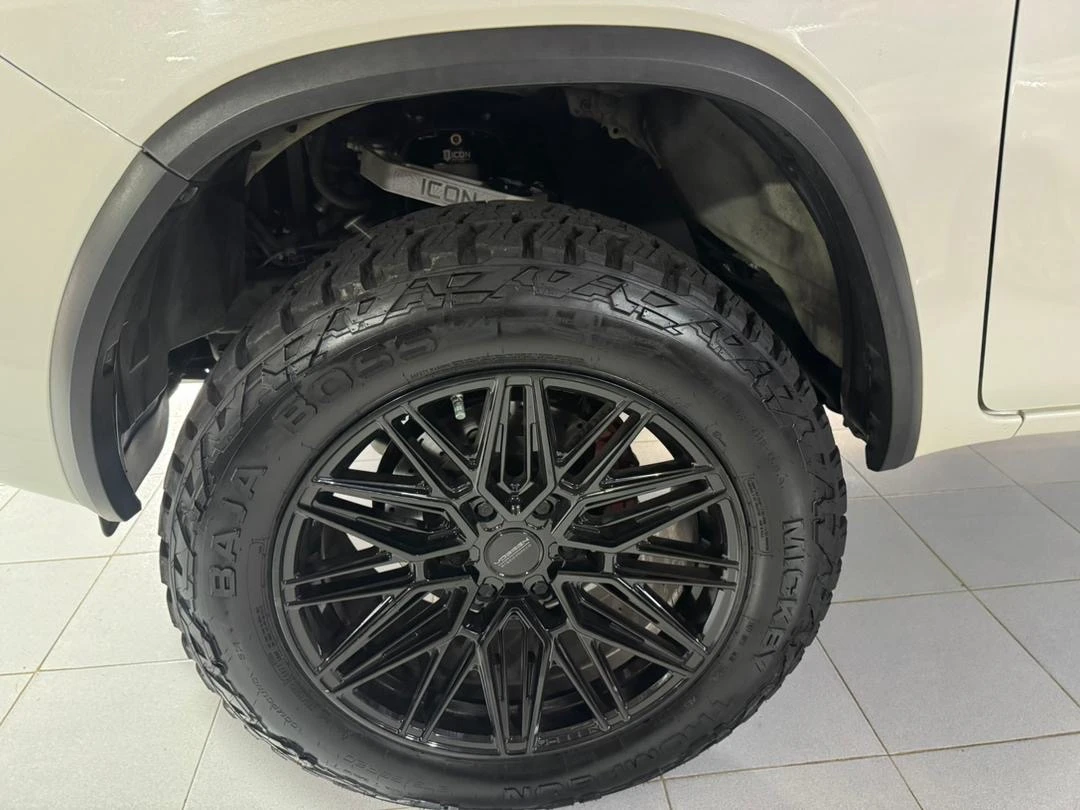2022 Toyota Fortuner DUBAI VX — foto 9