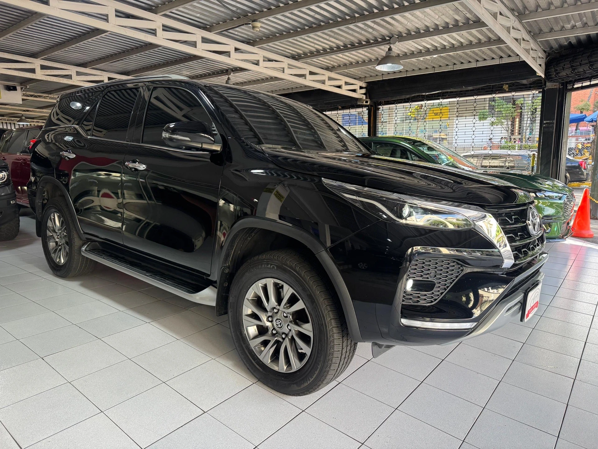 2023 Toyota Fortuner VXR — foto 3