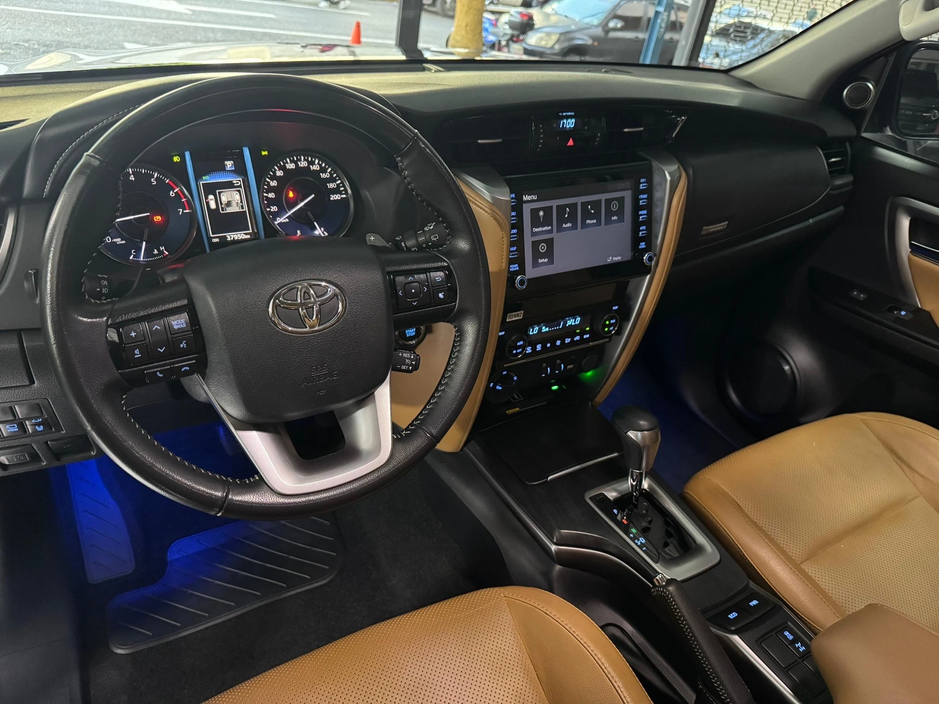 2023 Toyota Fortuner VXR — foto 7