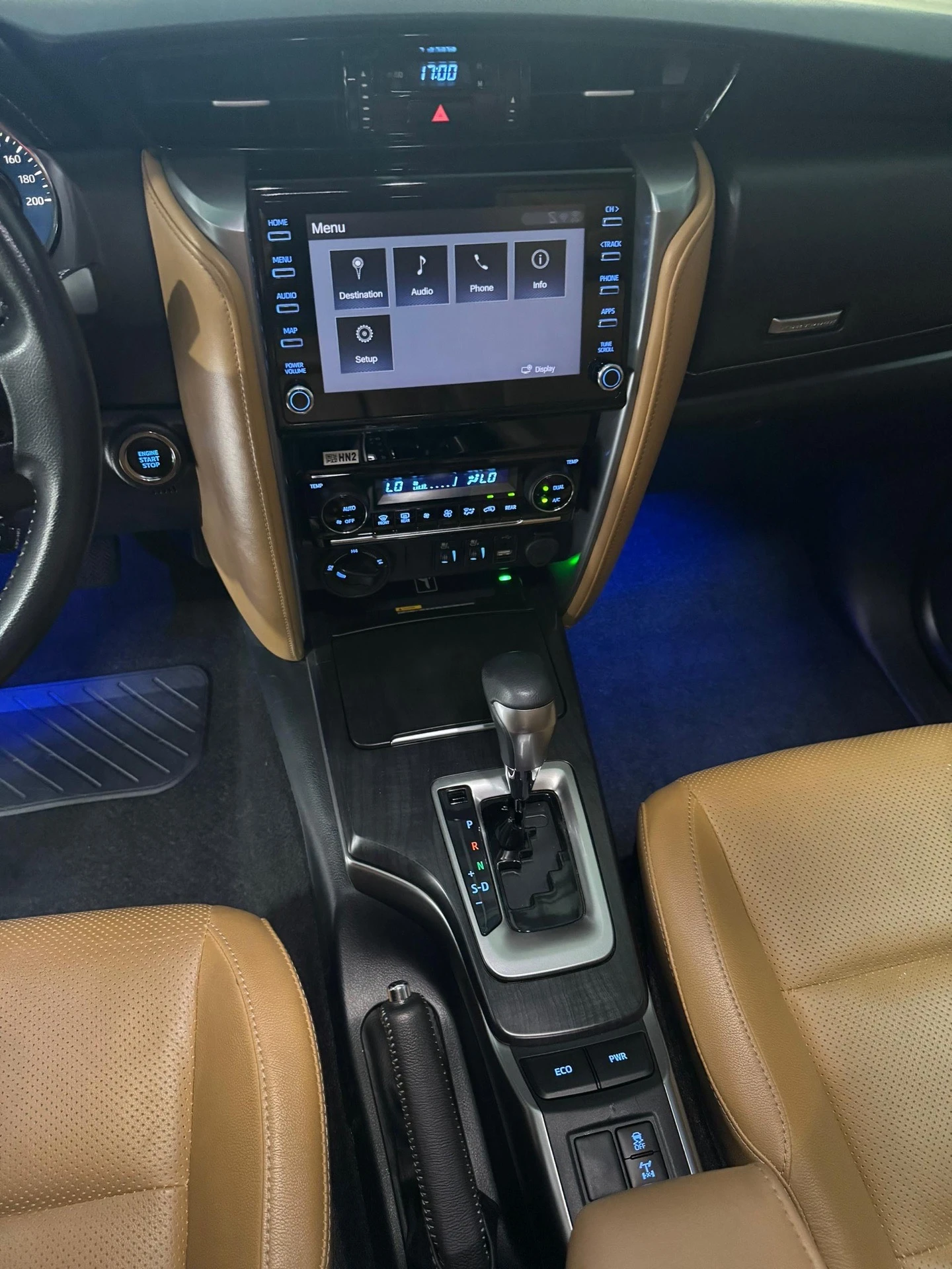 2023 Toyota Fortuner VXR — foto 9