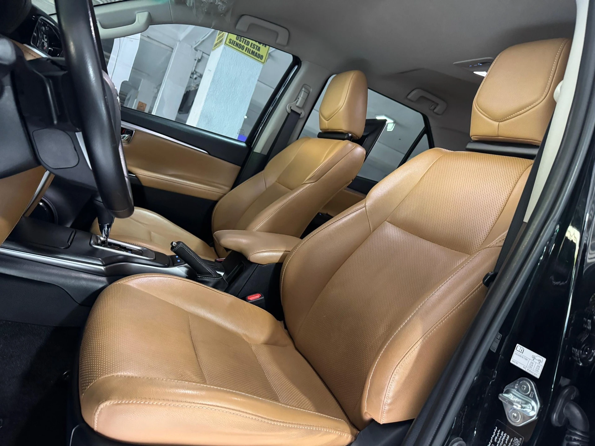 2023 Toyota Fortuner VXR — foto 10