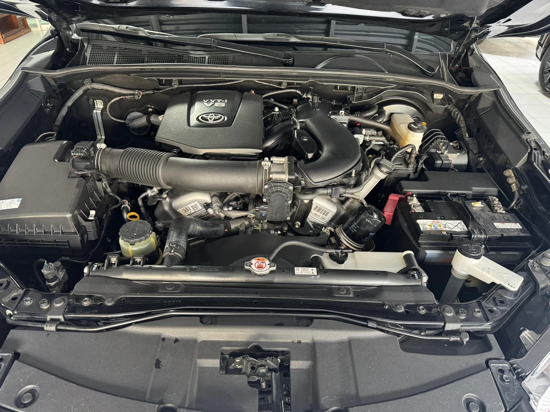 2023 Toyota Fortuner VXR — foto 13
