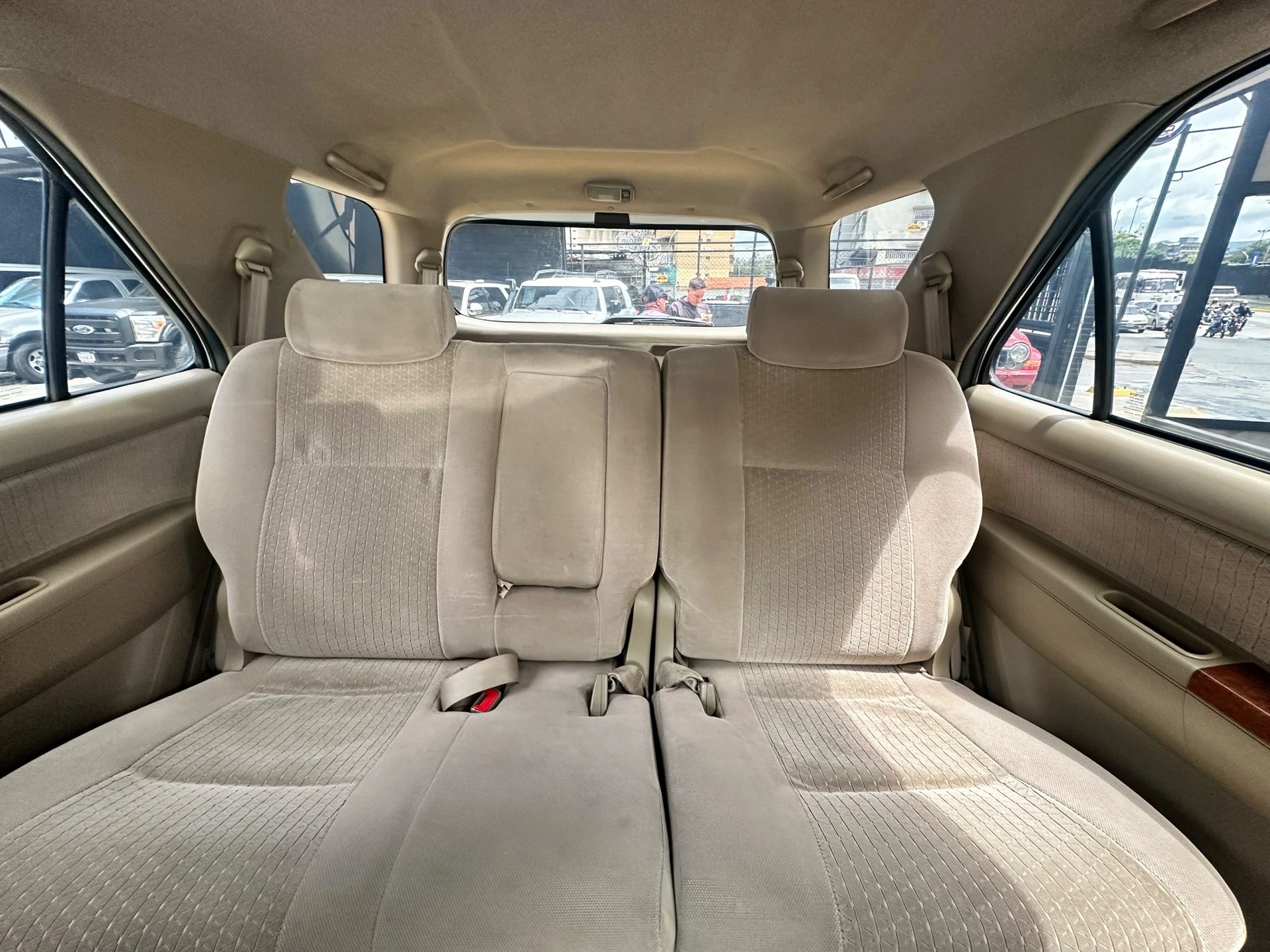 2012 Toyota Fortuner Sr — foto 6