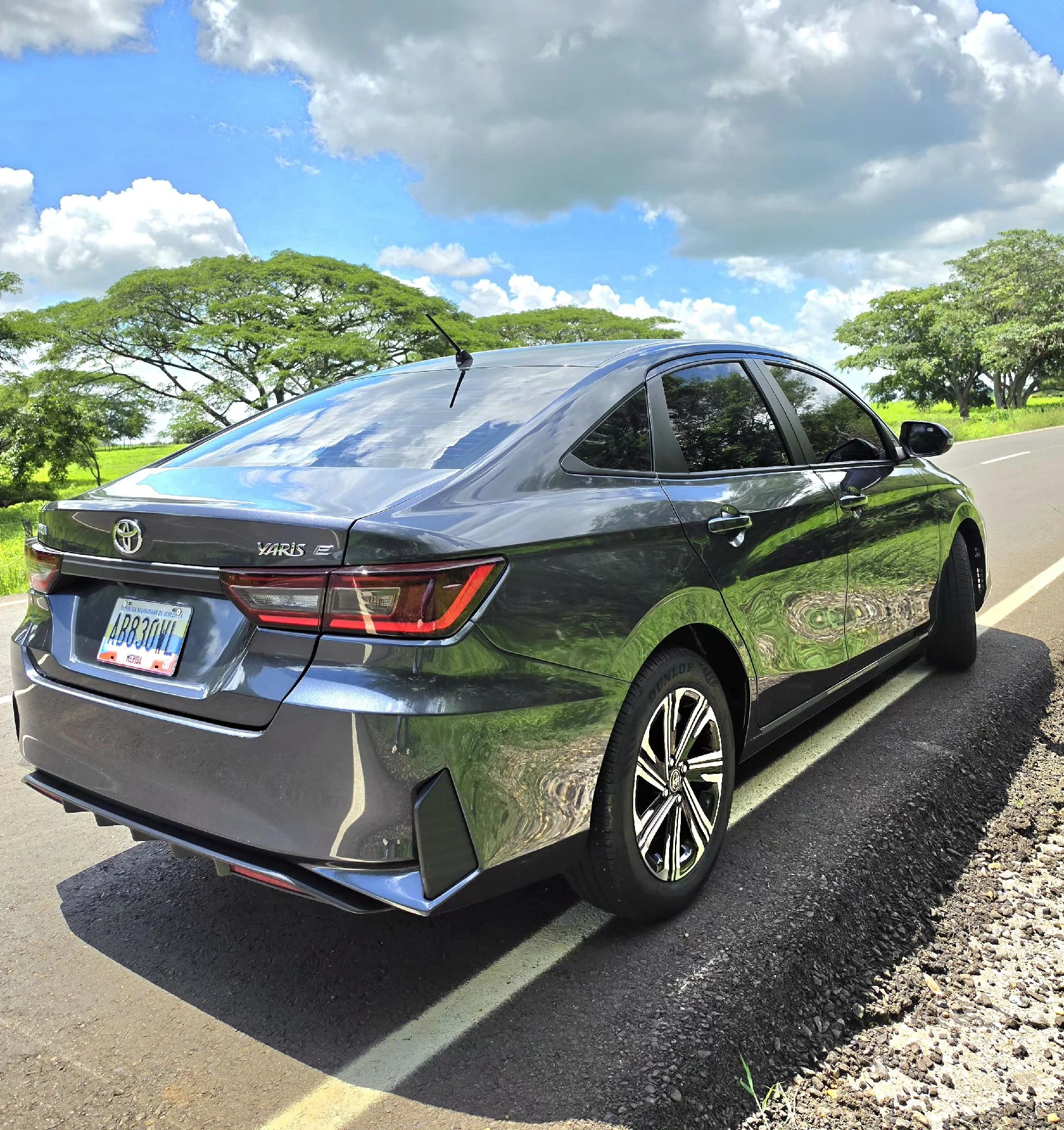 2024 Toyota Yaris E — foto 3