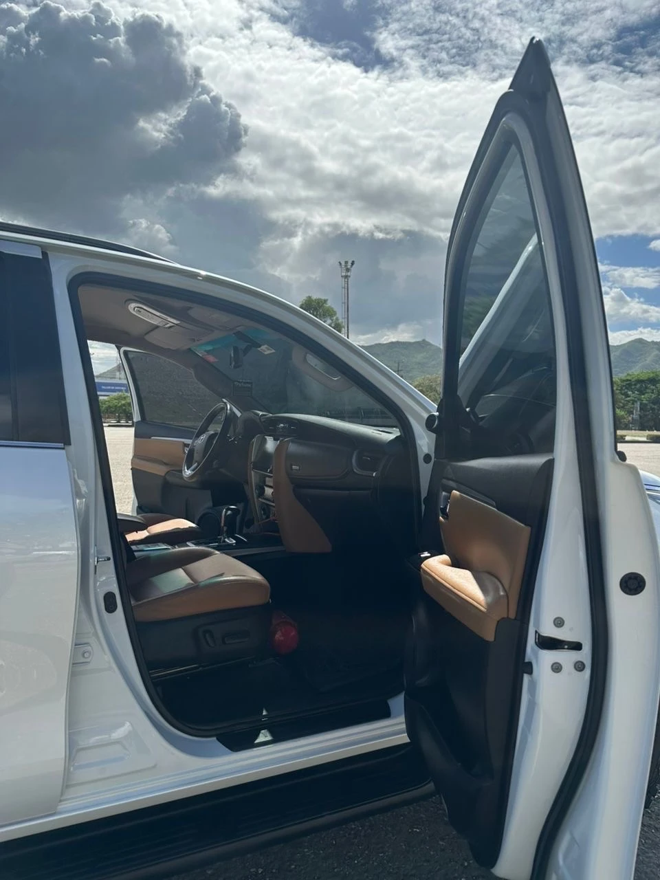 2023 Toyota Fortuner VXR — foto 2