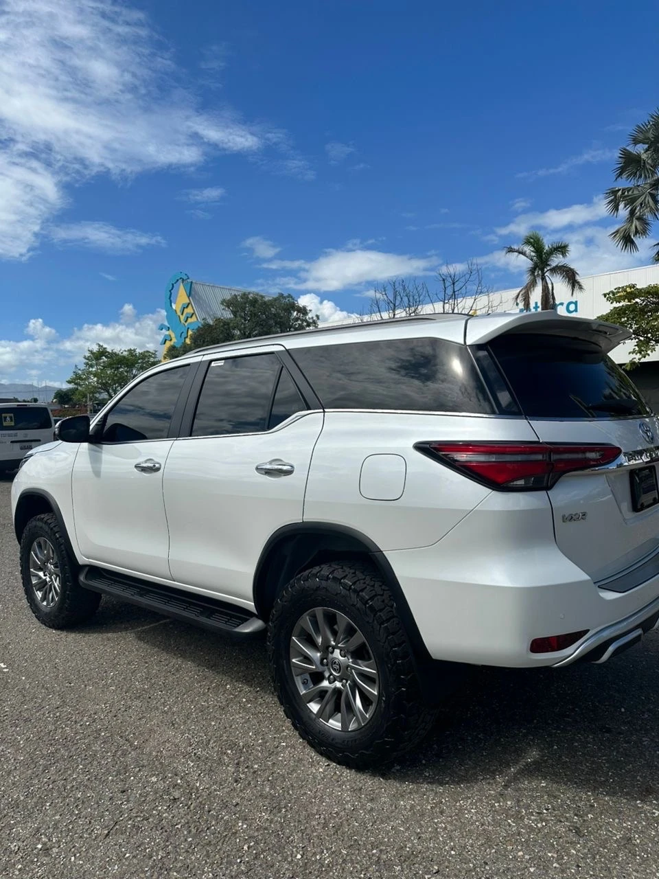 2023 Toyota Fortuner VXR — foto 15