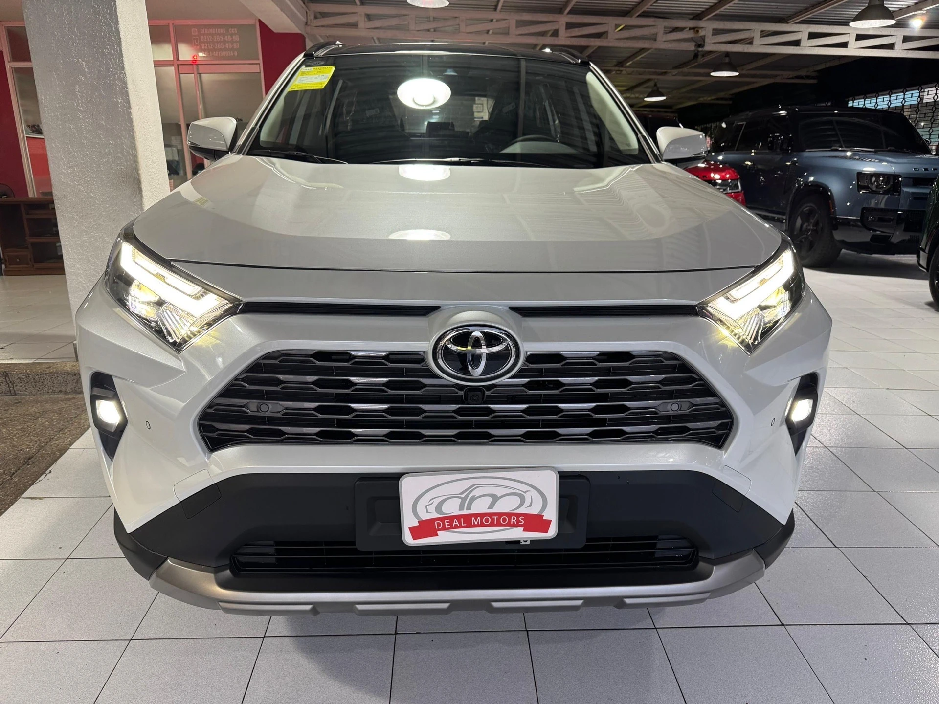2025 Toyota RAV4 — foto 2