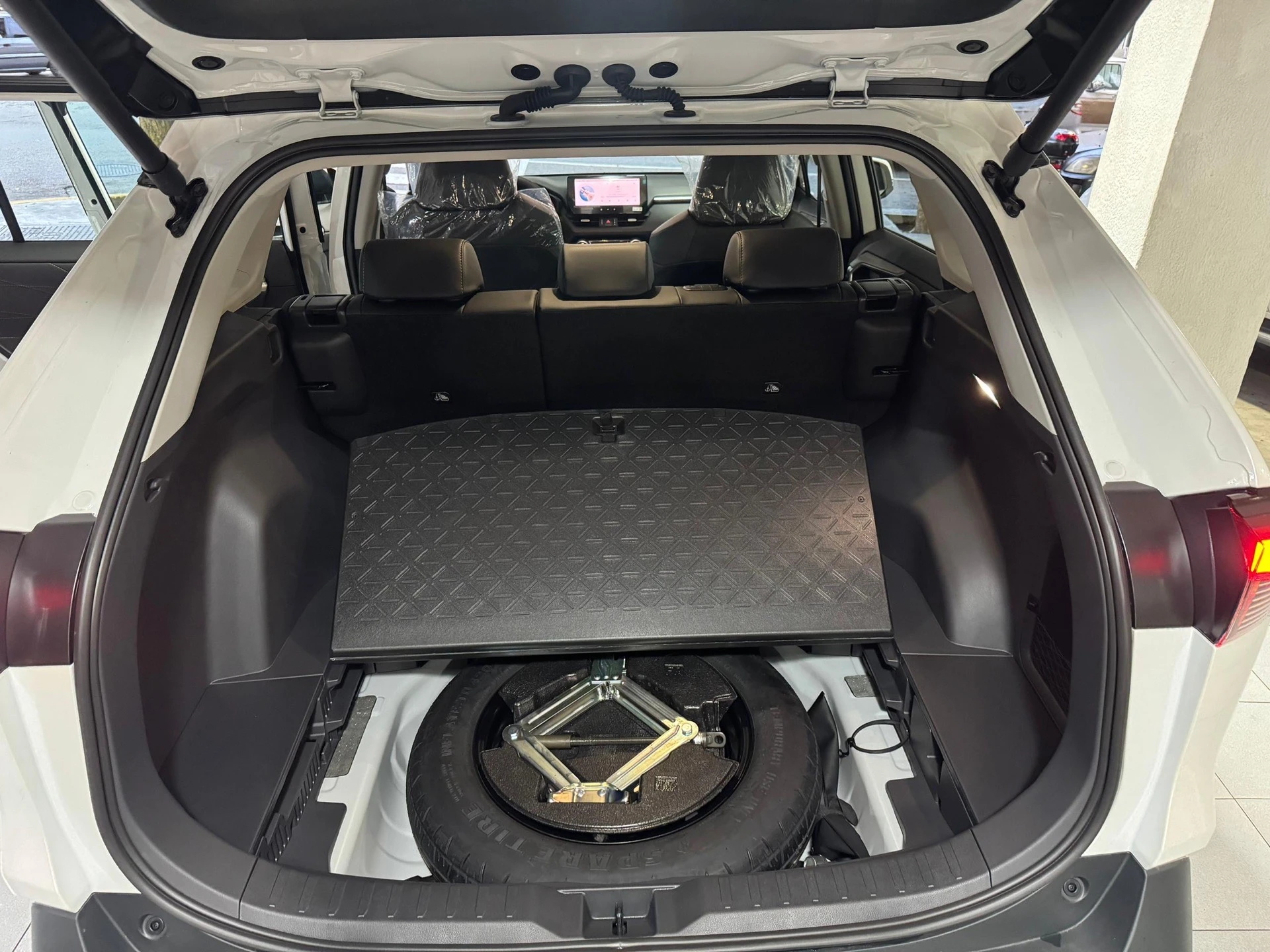 2025 Toyota RAV4 — foto 11