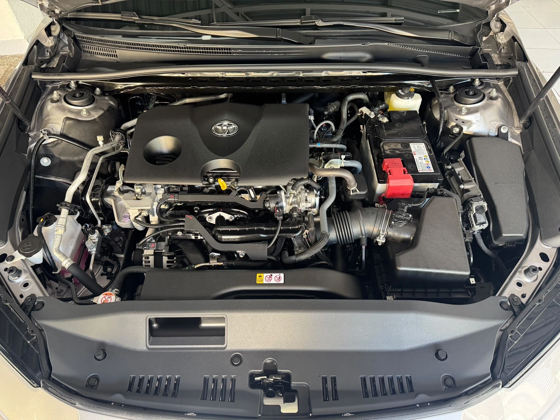 2025 Toyota Camry SPORT — foto 11