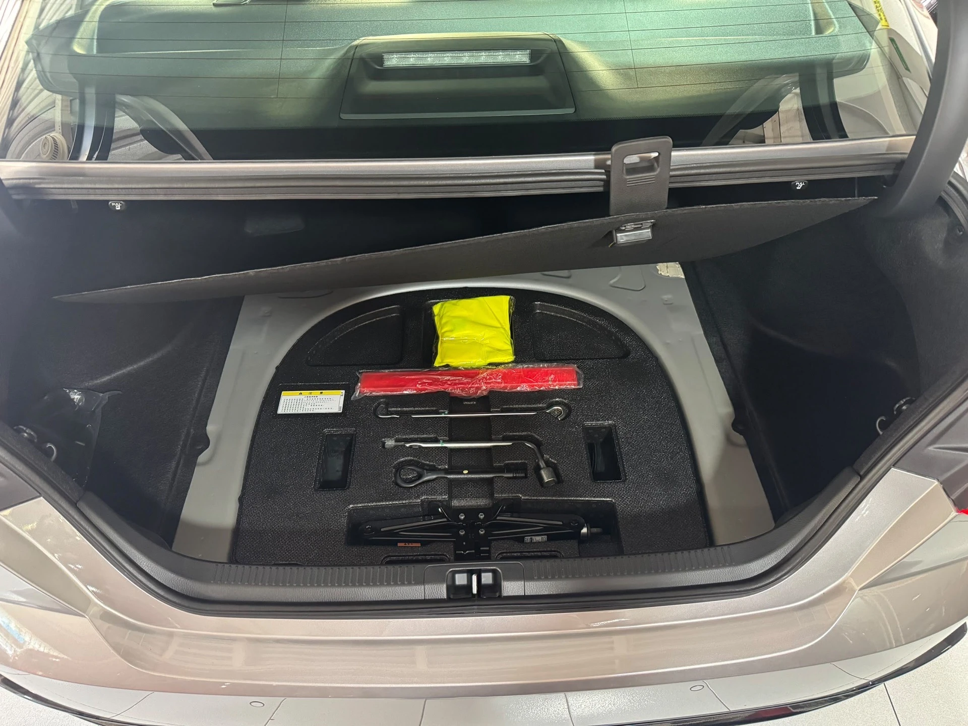 2025 Toyota Camry SPORT — foto 13