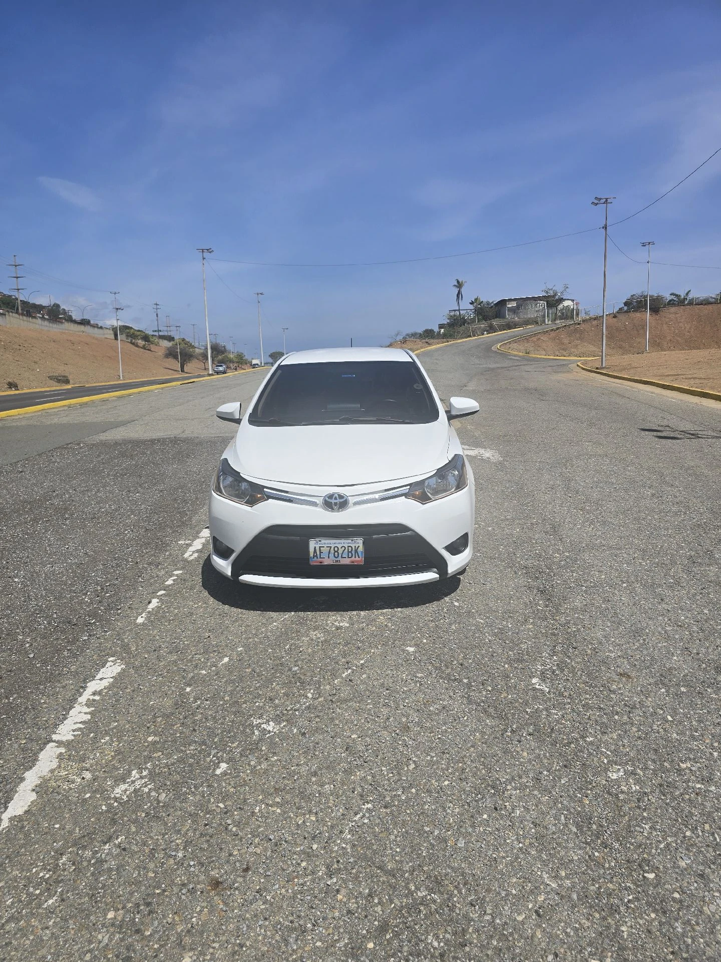 2016 Toyota Yaris Sedán SE — foto 3