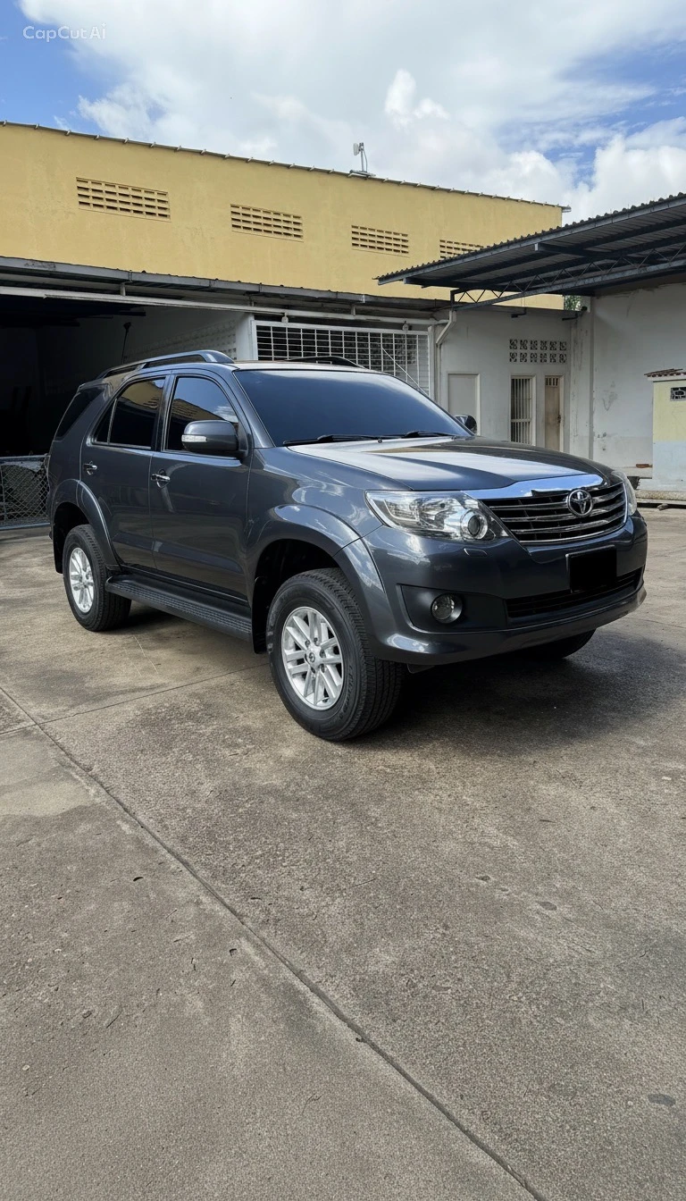 2012 Toyota Fortuner — foto 2