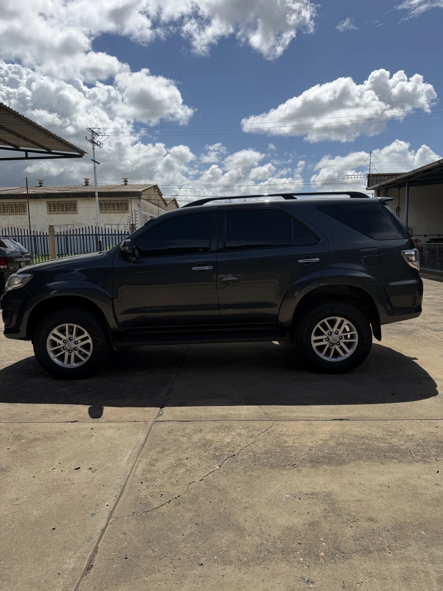 2012 Toyota Fortuner — foto 3