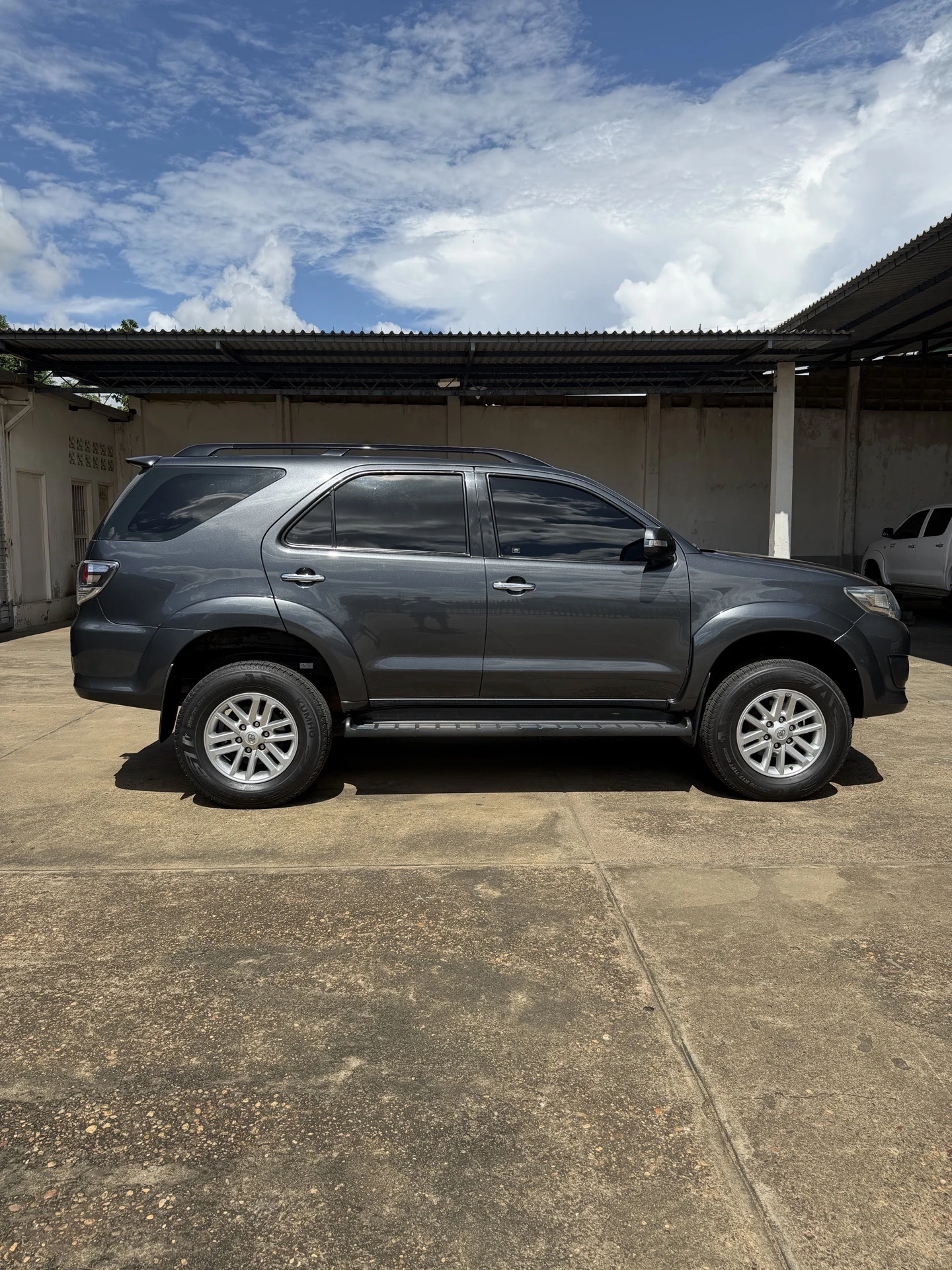 2012 Toyota Fortuner — foto 4