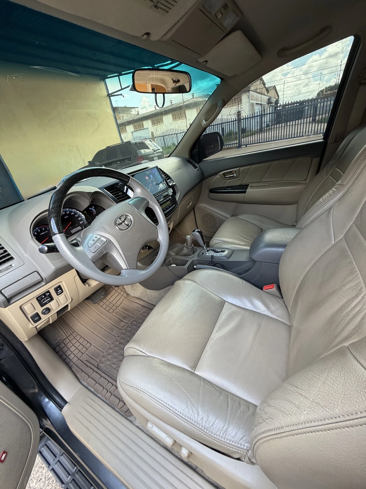 2012 Toyota Fortuner — foto 5
