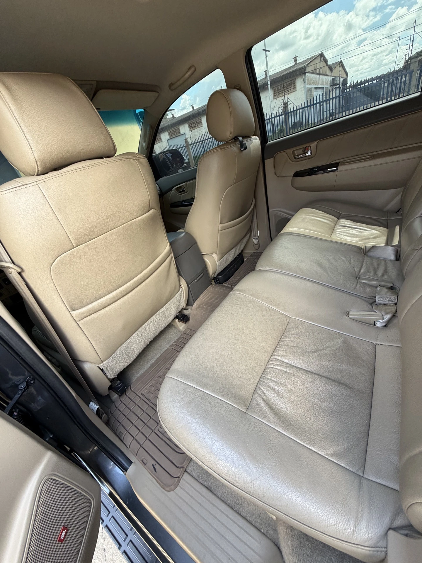 2012 Toyota Fortuner — foto 6