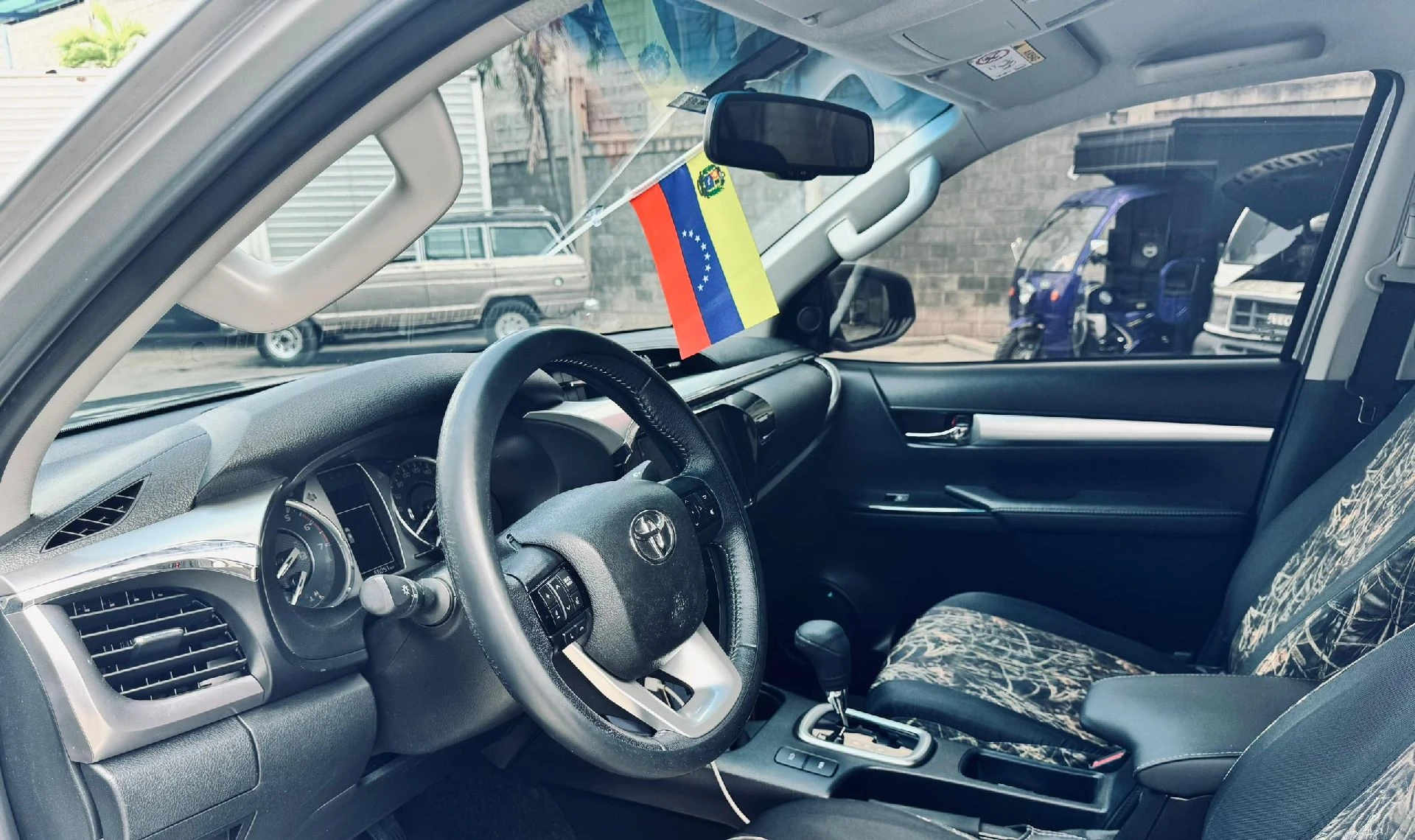 2024 Toyota Hilux Srx 4.0 V6 — foto 13