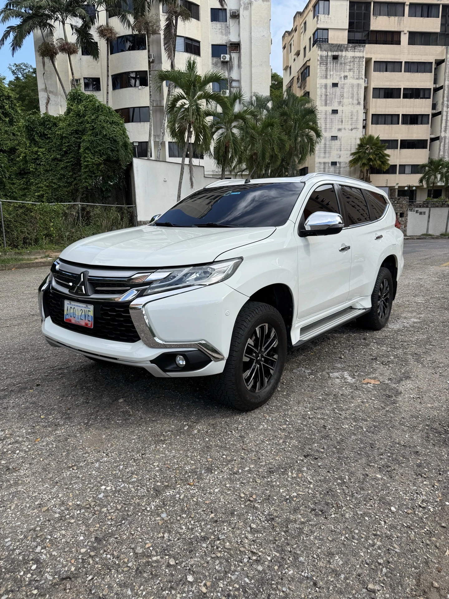 2019 Mitsubishi Montero Sport 4X4 — foto 2