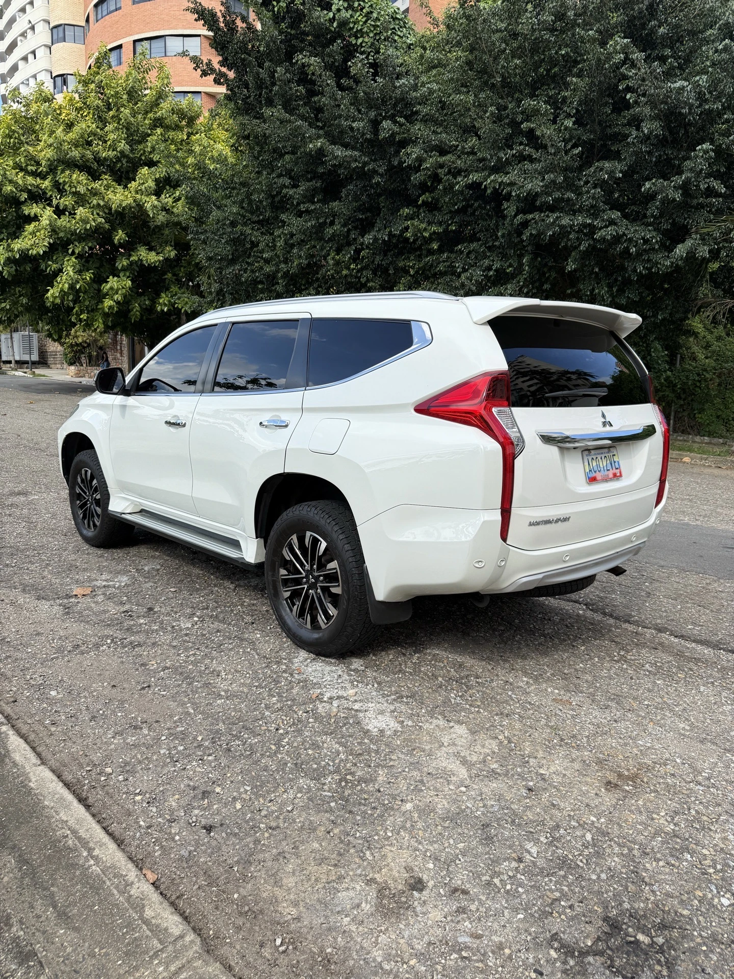 2019 Mitsubishi Montero Sport 4X4 — foto 3