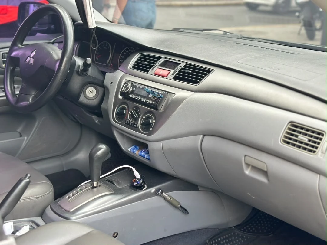 2013 Mitsubishi Lancer GLX — foto 2