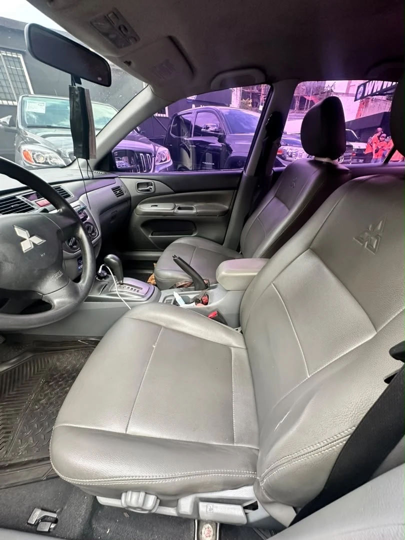 2013 Mitsubishi Lancer GLX — foto 7