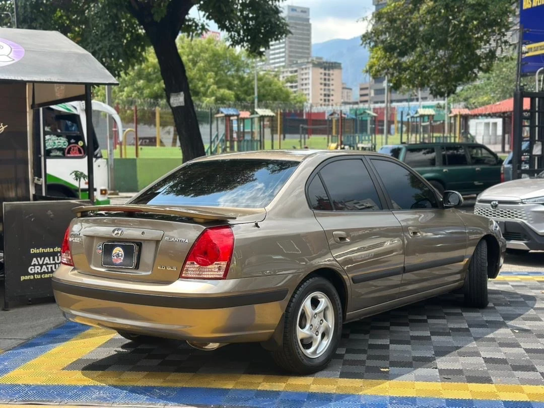 2011 Hyundai Elantra GLS — foto 7