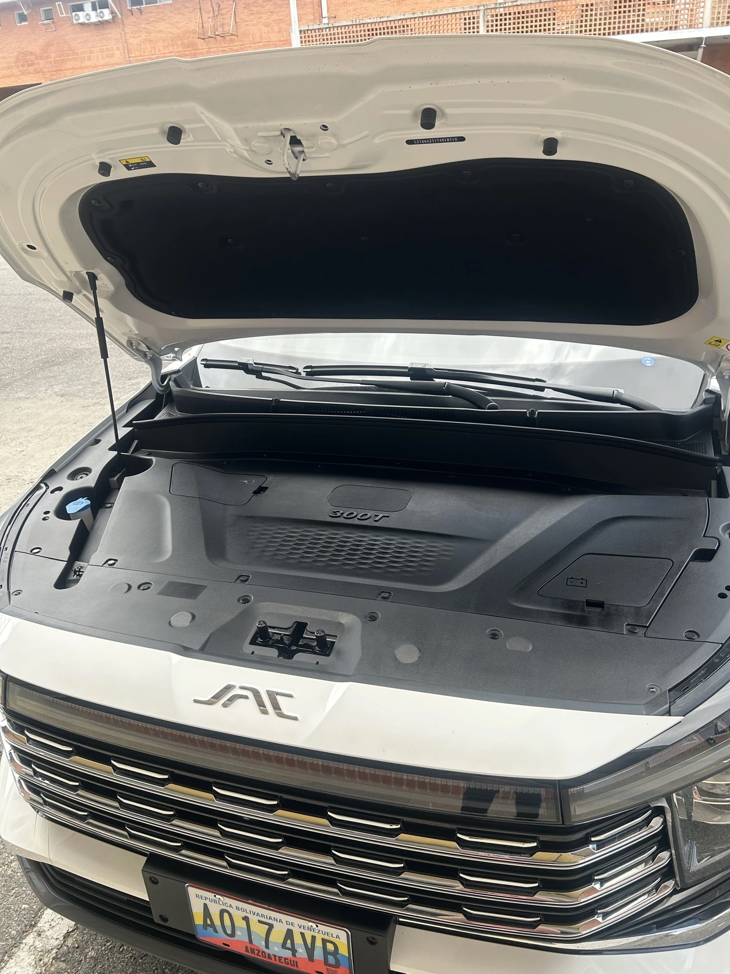 2026 JAC JS8 — photo 11